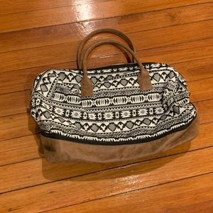 Duffel bag with lots of pockets